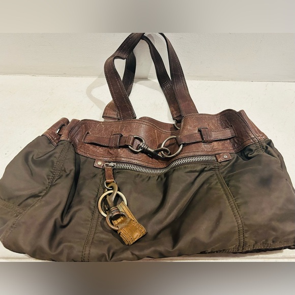 Gorgeous Miu Miu leather trimmed bag with cool hardware. Excellent condition - Picture 3 of 10